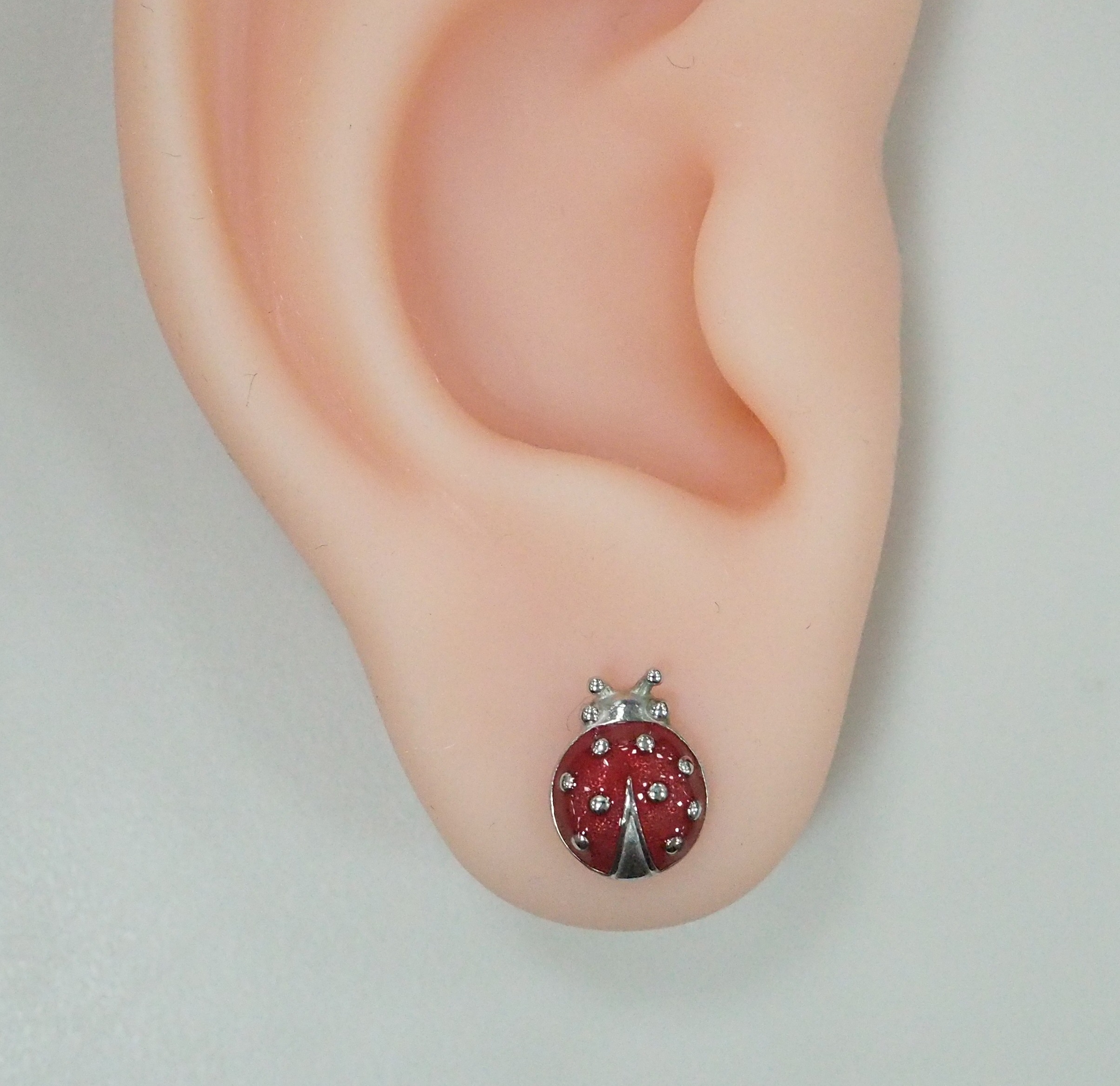 Серебряные серьги-пусеты 925 пробы; вставки Эмаль красн.;